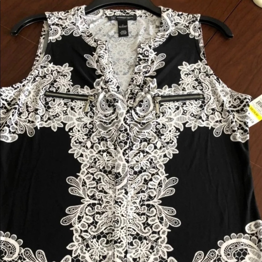 Sleeveless dress top